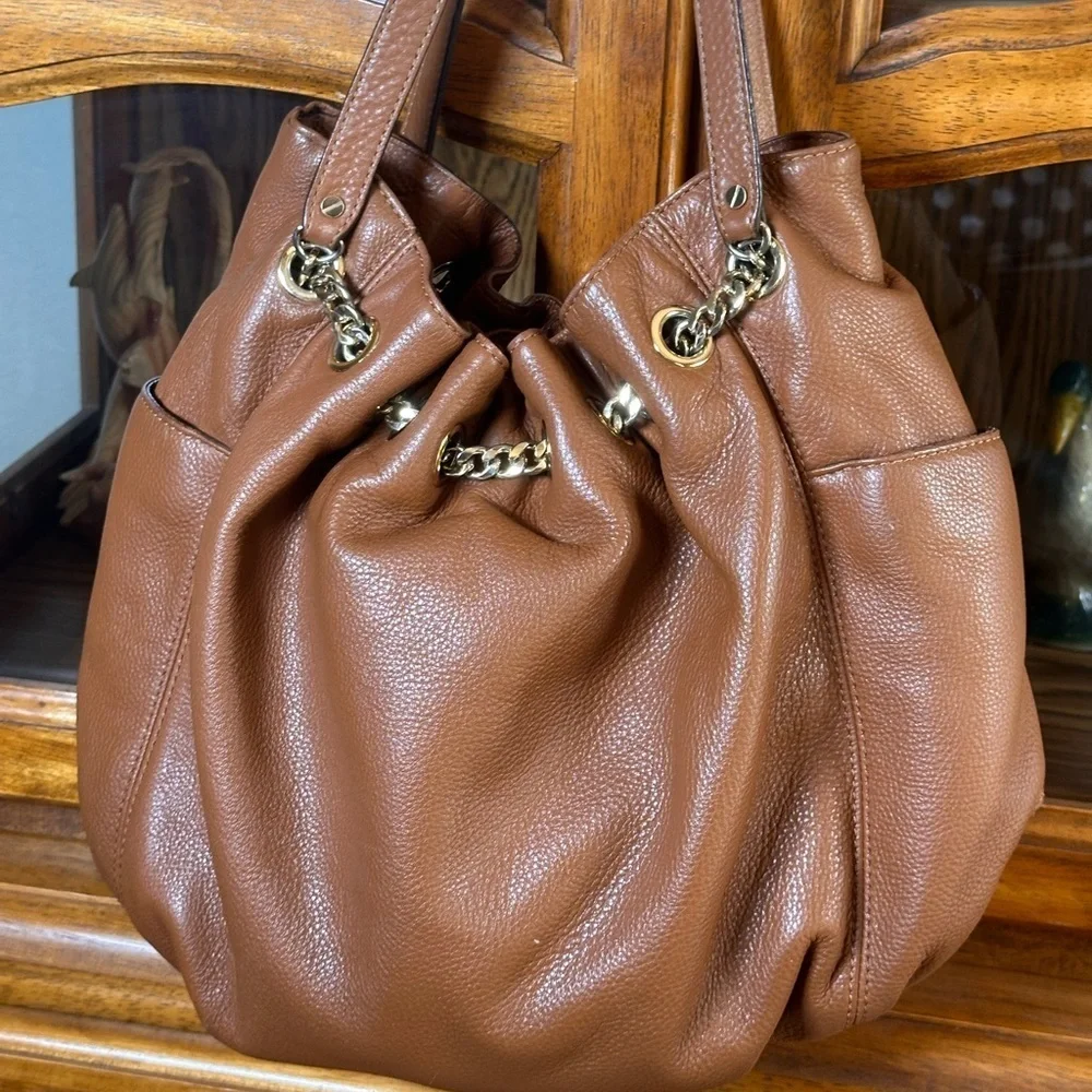 MICHAEL KORS JET SET CHAIN LARGE TAN BROWN LEATHER RING SHOULDER TOTE BAG